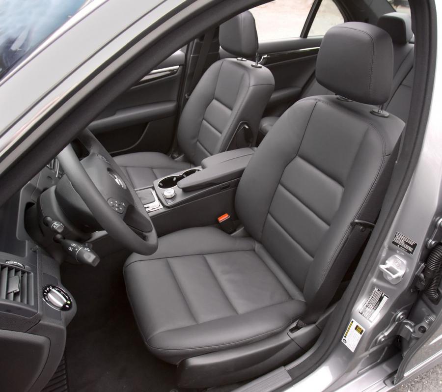  Mercedes-Benz C-Class 2007 года  (US) (фото 24 из 63)